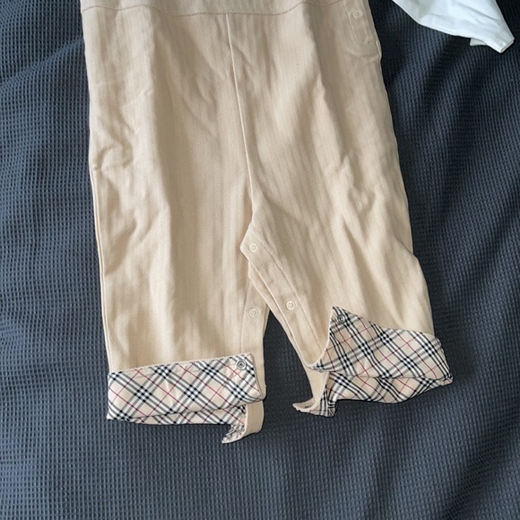 Burberry pant/shirt set. Size 2T - Picture 3 of 7